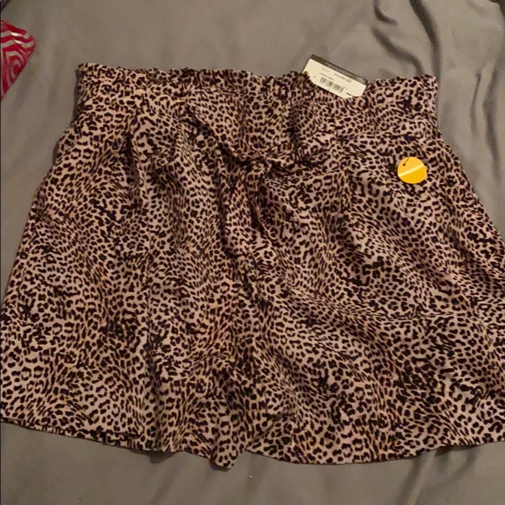 High waist leopard shorts